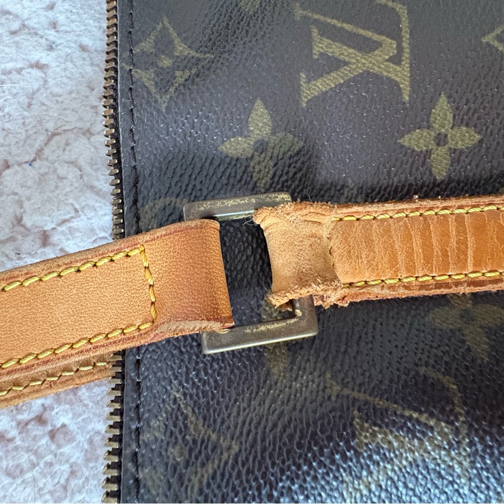 Louis Vuitton tote. See pics for call outs - Picture 8 of 12